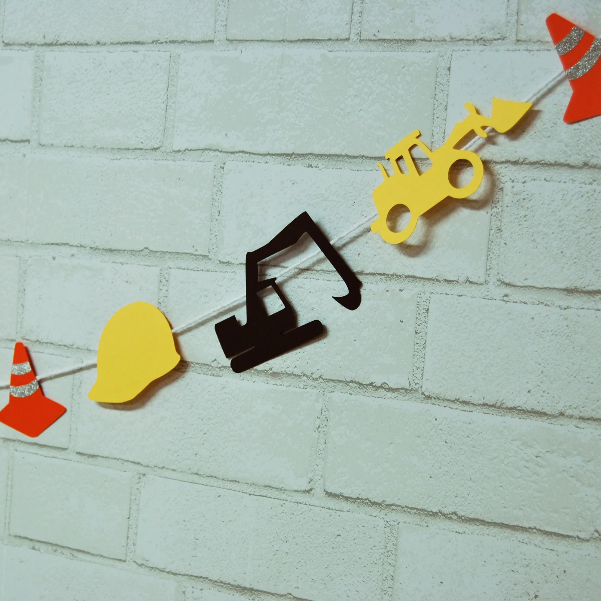 Construction Truck Garland
