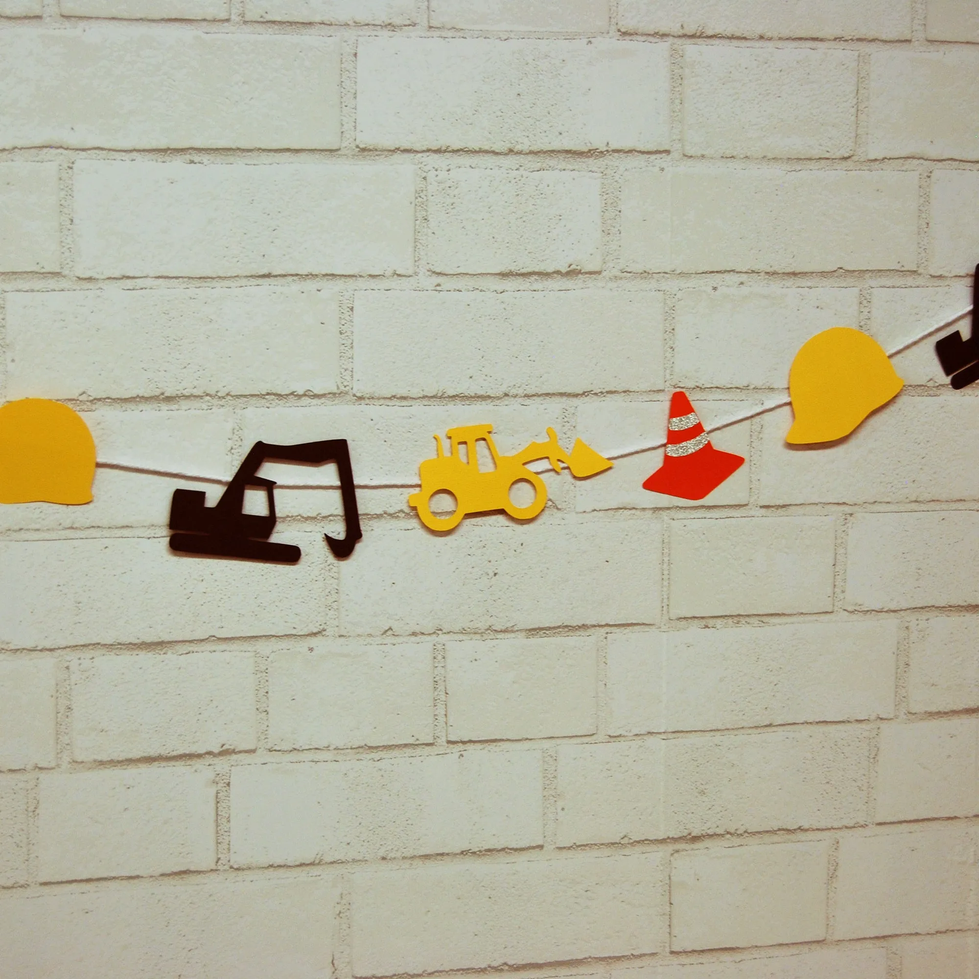 Construction Truck Garland