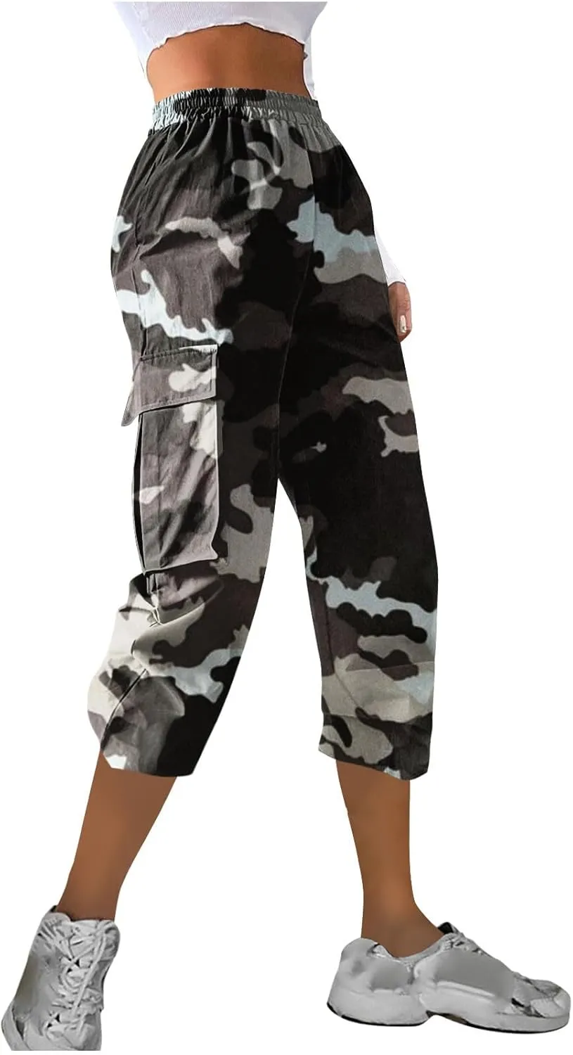 Womens Plus Size Cargo Capris Fashion Camouflage Elastic Waist Straight Leg Loose Sporting Capri Pants with Pockets